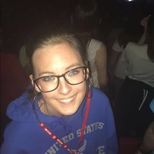 Meet your Posher, Makayla